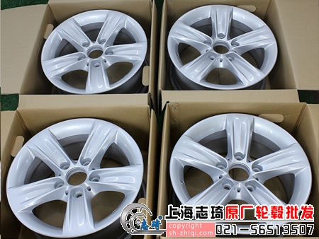 宝马320 16寸原装正品拆车轮毂