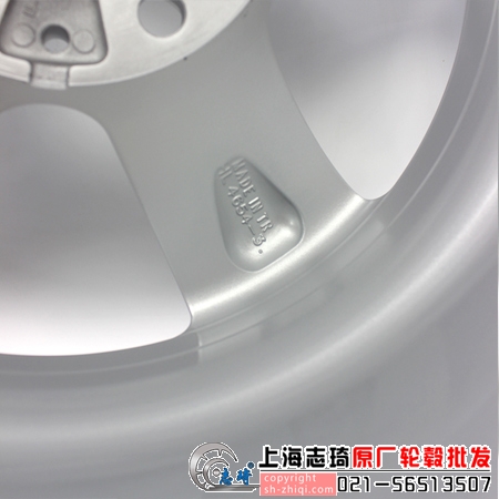 宝马320 16寸原装正品拆车轮毂