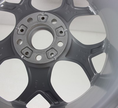 18寸宝马x1二手原装轮毂