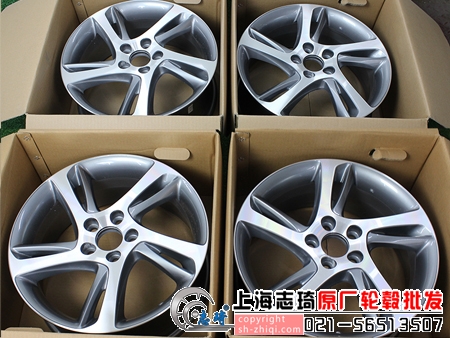 沃尔沃C30原装二手17寸钢圈
