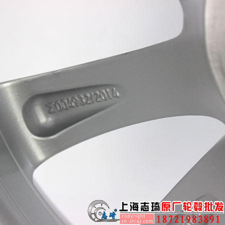 宝马7系原装拆车轮毂18寸