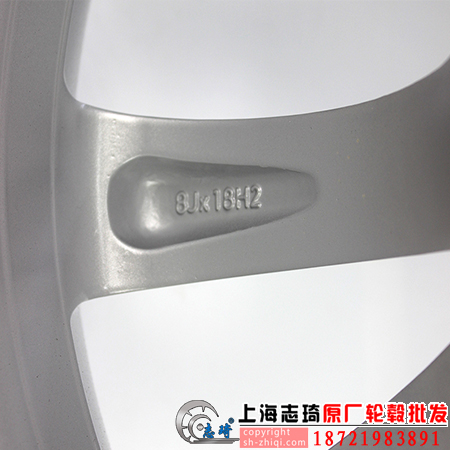 宝马7系原装拆车轮毂18寸