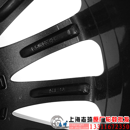 路虎揽胜原装轮毂20寸