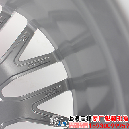 2018款奥迪q7原装轮毂20寸